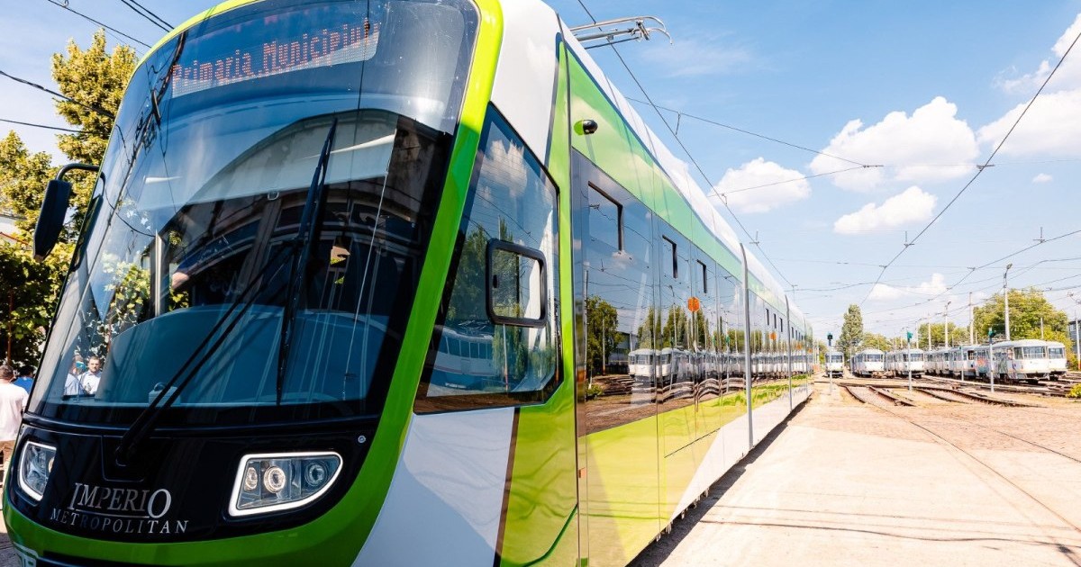Tramvaiul 41 din Bucureşti nu mai opreşte în stația Parcul Drumul Taberei. Foto: Facebook Nicușor Dan