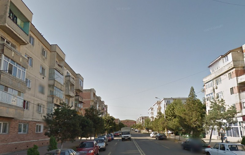 Copil de nici 3 ani, în stare gravă după ce a căzut de la etajul 4 al unui bloc, în Rovinari