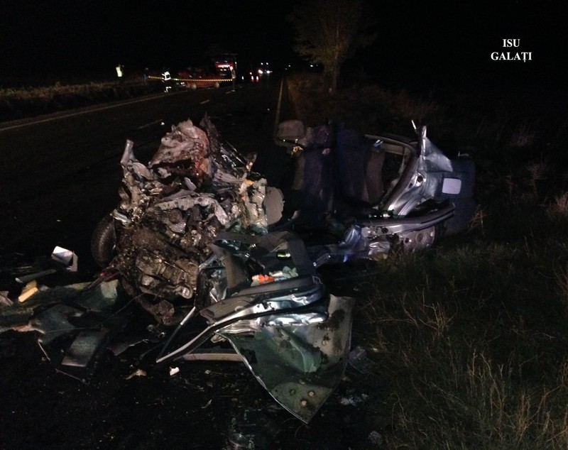 Trei morți și 11 răniți în urma unui accident cu patru mașini implicate / GALERIE FOTO