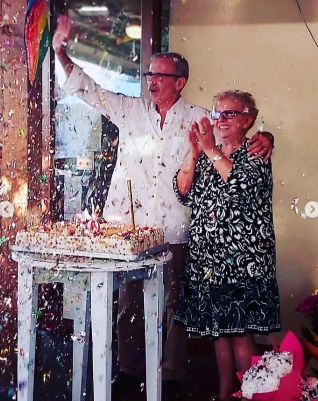 Cum arată părinții lui Dragoș Bucur, care au sărbătorit 50 de ani de căsnicie. Dana Nălbaru a făcut furori la petrecerea în cinstea socrilor