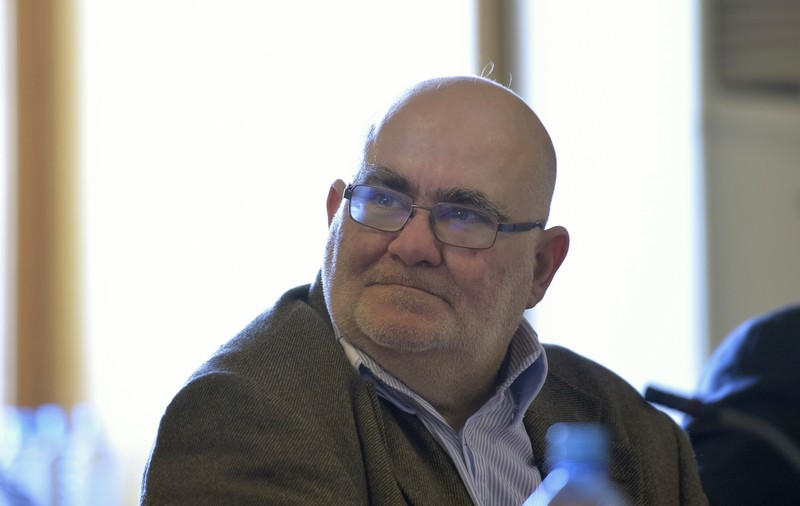 Alfred Bulai, scos din arestul la domiciliu și dus cu ambulanța la spital: „Nu am voie să spun nici trei cuvinte”