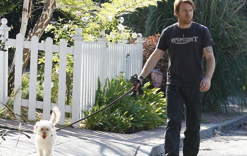 Ewan McGregor vrea să-şi ia câinele într-o călătorie cu motocicleta 