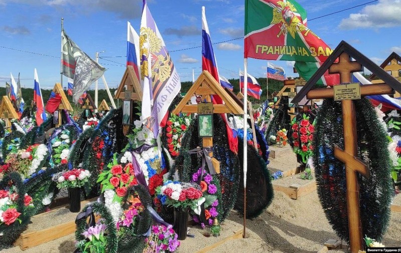 Falimente în lanț din cauza războiului, doar serviciile funerare merg bine în Rusia: „Bandiții guvernamentali ne storc. Muncitorii ori sunt la război, ori se cred TikTokeri”