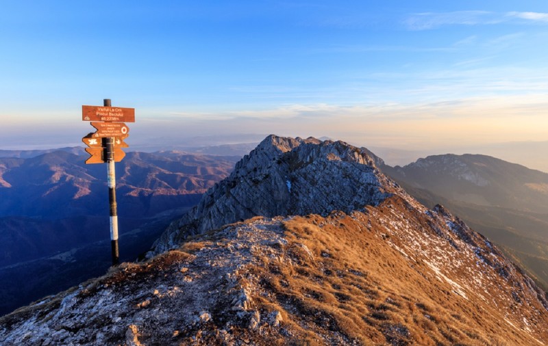Munţii Piatra Craiului – unde se află şi ce poţi vizita