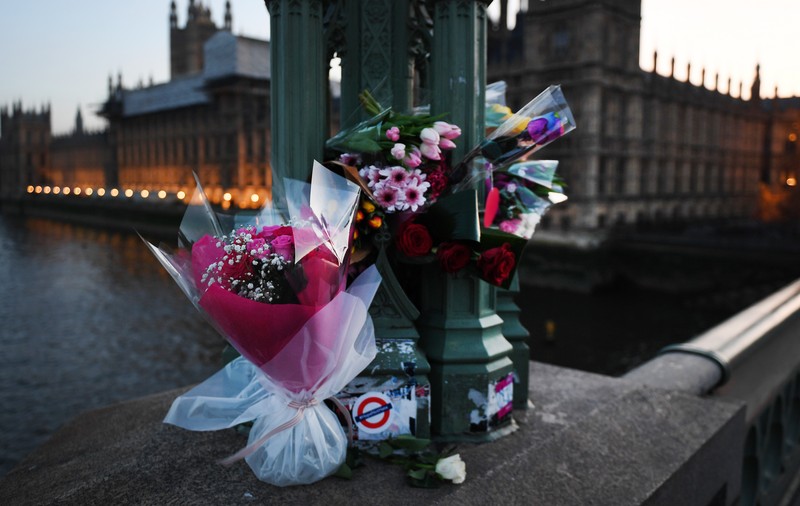 Atentat în Londra | Khalid Masood a intrat cu peste 120 de km/h în oamenii aflați pe podul Westminster