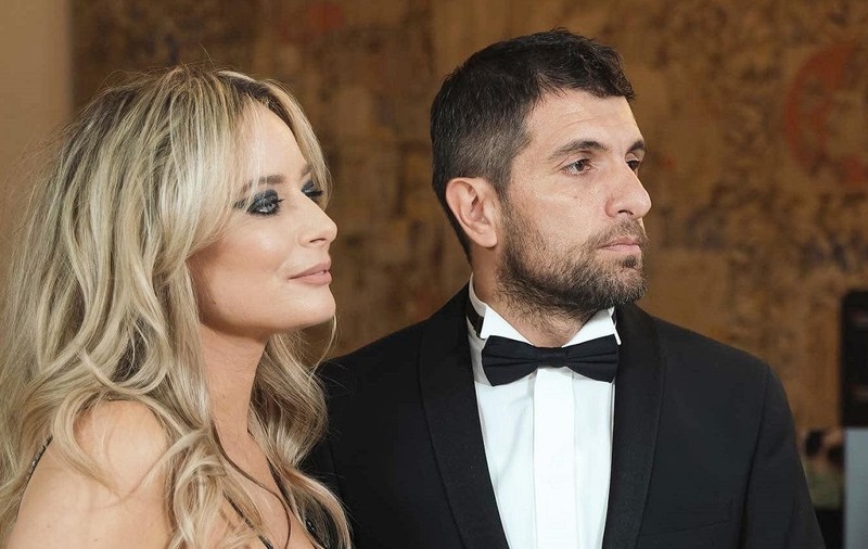 Laura Cosoi, nașă în ziua în care Smiley s-a căsătorit cu Gina Pistol. Ce eveniment important a avut în familie