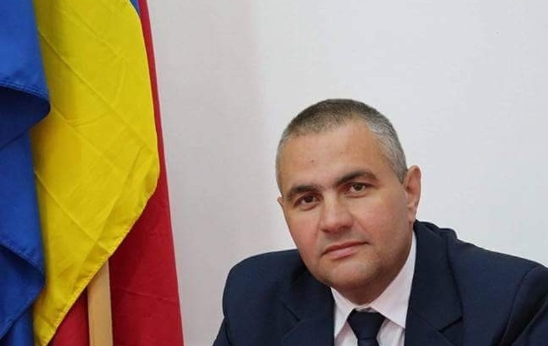 Primarul din Motru, amendat după ce a participat la o petrecere cu lăutari unde nu s-au respectat restricțiile
