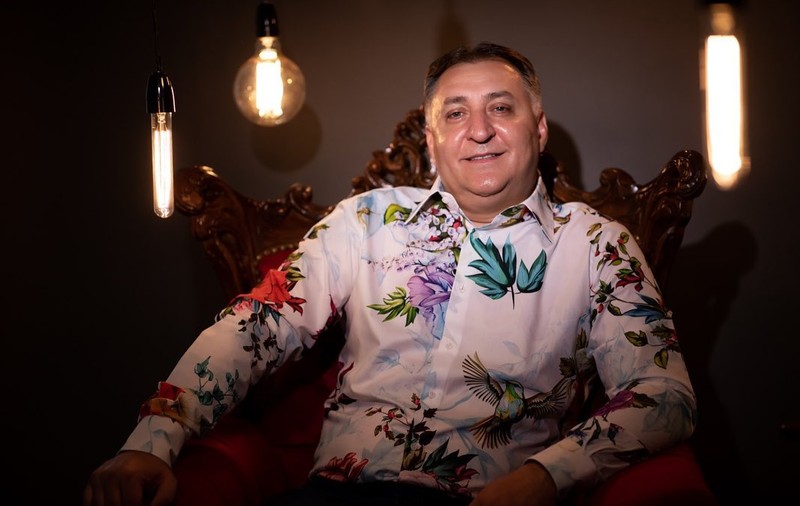 Sfaturile lui Vali Vijelie către copiii săi: „Nu aș tolera să nu învețe, să nu meargă la muncă”. Ce meserie a ales băiatul din Marea Britanie