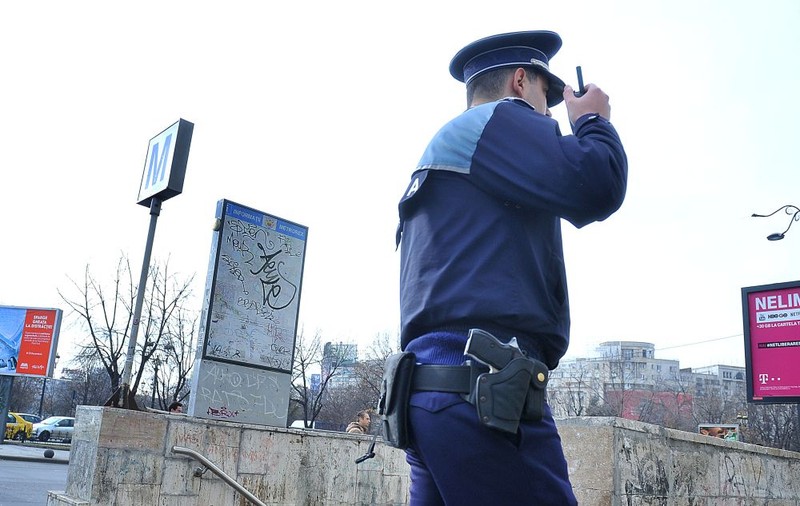 Legea care spune cum trebuie să acţioneze poliţiştii şi ce drepturi au românii când sunt legitimaţi a fost adoptată de Camera Deputaţilor
