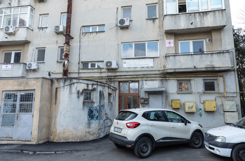 Lupta cu pandemia în Călăraşi este condusă din acest apartament de bloc