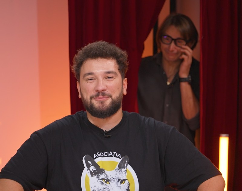 Ce studii are Bogdan Drăcea: „Ești cam nimic! Limbaj limitat”. Cum a ajuns să facă stand-up comedy
