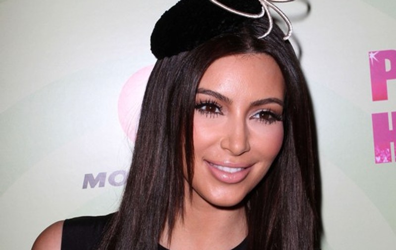 E brunetă natural, dar la minte blondă! Kim Kardashian vrea să candideze la Primărie, într-un oraş în care funcţia aceasta nu există!