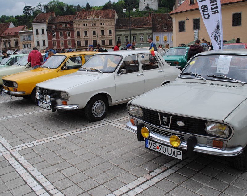 Unul din cei mai mari colecționari de Dacia trăiește în Austria, dar a venit la Brașov la întrunirea Dacia Clasic | GALERIE FOTO