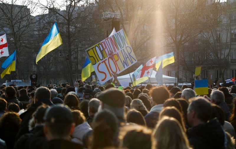 VIDEO | Proteste în mai multe orașe europene față de invazia Rusiei în Ucraina. „Opriți războiul”