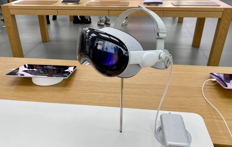 Apple vrea să lanseze ochelari smart, pandantiv cu AI și AirPods cu camere integrate: care este următorul pariu al companiei americane