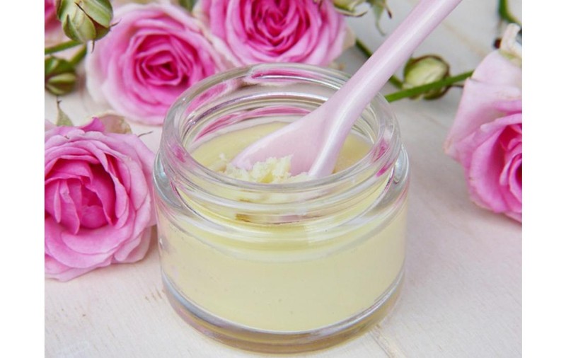 Ingredientele botanice care au devenit esențiale în rutinele anti-aging
