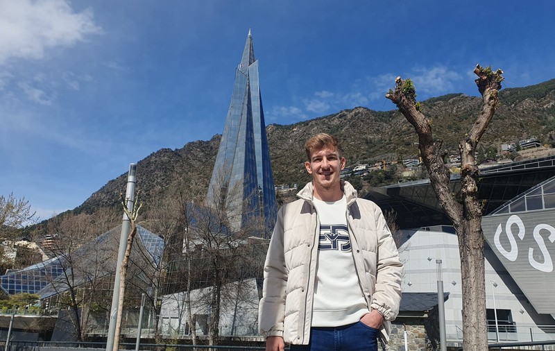 Român din Andorra, unde „poți să te întâlnești cu Pique sau cu Puyol pe stradă”: „Prețurile aici sunt mai mici, la cumpărături în Ardeal m-a luat capul”
