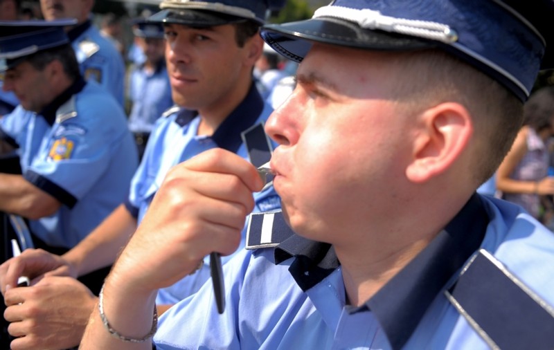 Transport de ţigări de contrabandă, interceptat de poliţie