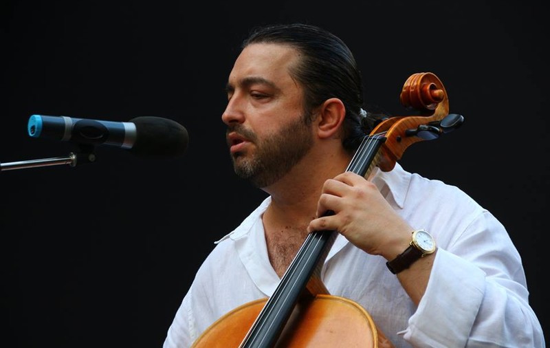 Violoncelistul Adrian Naidin a căzut de la etaj, în timpul unor percheziţii în casa lui