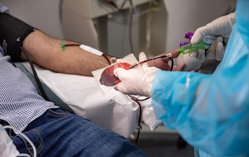 Mi-am amintit-o pe mama, curajoasă în suferința cancerului, când m-am temut la o recoltare de sânge