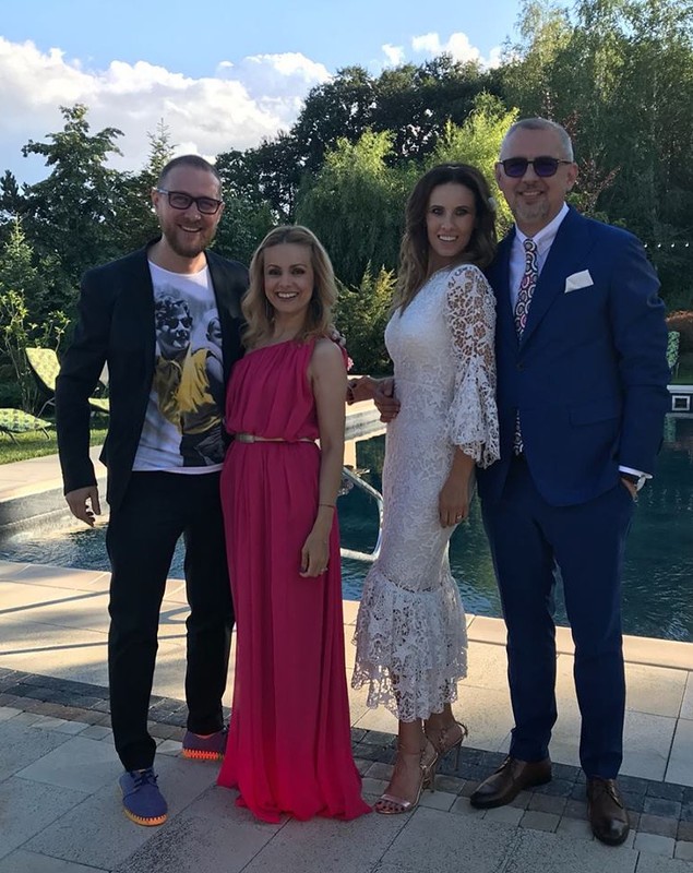 Cum s-a îmbrăcat Simona Gherghe la căsătoria Ionelei Năstase cu Vlad Petreanu. Apariție fermecătoare | FOTO