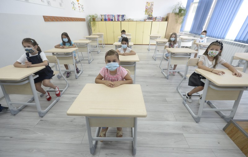 Expert în educație: “Trimiteți copiii, pe cât posibil, la școala-școală, cea față în față”
