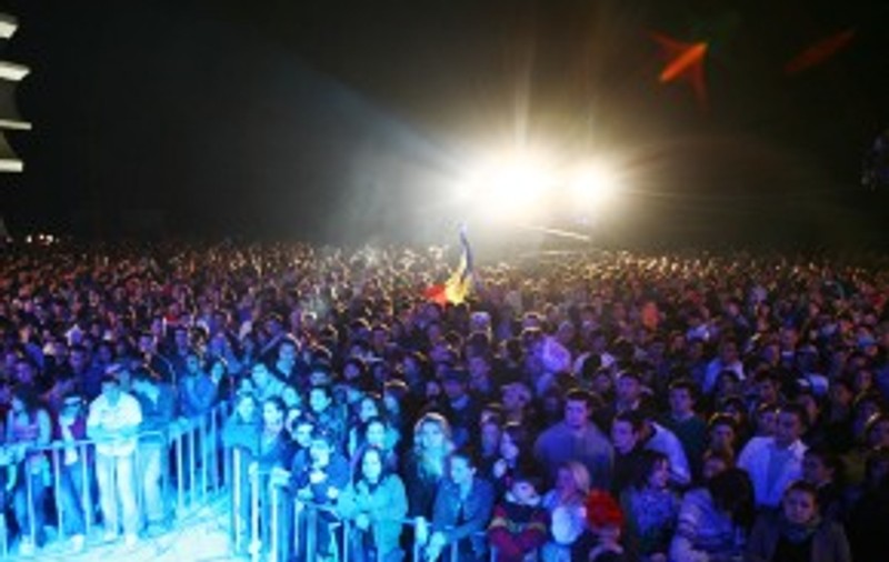 FOTO / 12 mii de mâini în aer la MTV Days!