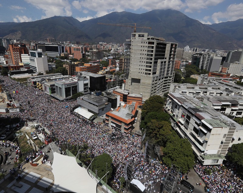 Criza din Venezuela | Străzile din Caracas, ocupate de susținătorii lui Guaido și Maduro. FOTO