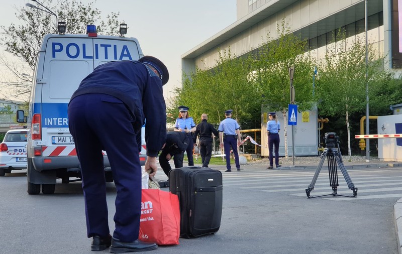 Bagaj suspect găsit în Sectorul 6 din Capitală. Ce au găsit polițiștii în el