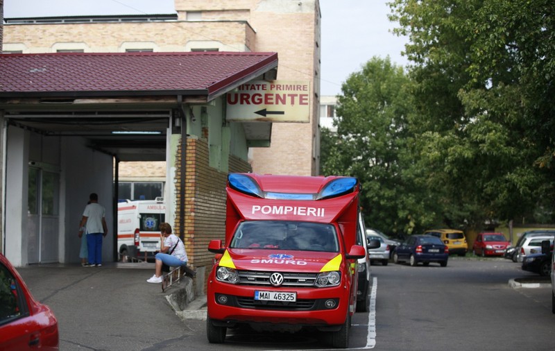 Medicii care fac gărzi vor să iasă mai repede la pensie: "Nu cred că ajung la 60 de ani în ritmul ăsta"