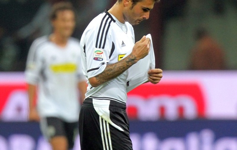 Mutu, suspendat trei etape