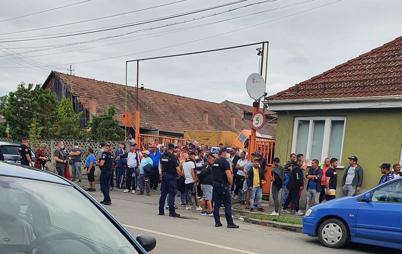 Aproape 400 de angajați ai companiei de salubritate din Târgu Mureș au protestat