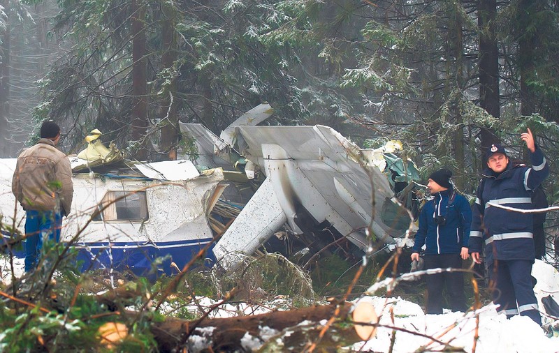 Accidentul aviatic din Apuseni | Ipoteză-şoc! Iovan i-a cedat copilotului comanda avionului