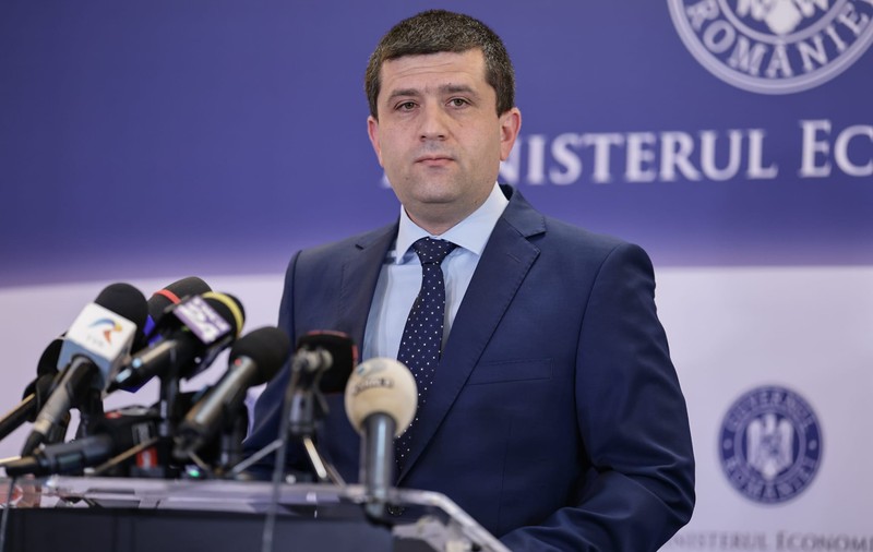Firmele care funcţionau de 18 ani într-o clădire a Ministerului Economiei fără chirie vor fi evacuate, anunță Radu Miruță