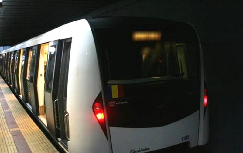 UPDATE: Incident grav la metrou în stația Parc Bazilescu. Femeie în comă, după ce a fost prinsă între vagon și peron