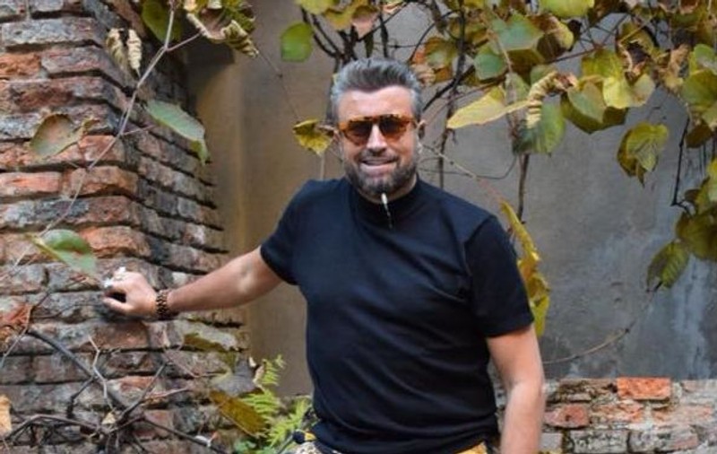 Cătălin Botezatu dă de pământ cu persoanele care apar la evenimente mondene. "Să se ducă acasă mai întâi, să se spele"