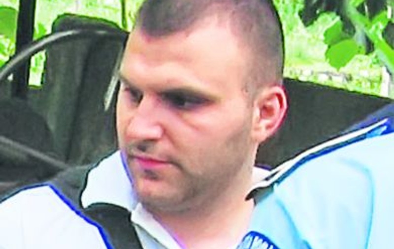 Medicii fac eforturi disperate să-l salveze pe poliţistul Codruţ Oprea, victimă a clanului Ghenosu’