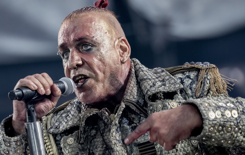 Trupa Rammstein a prezentat un document prin care instanța interzice Der Spiegel să mai scrie că Till Lindemann a drogat tinere pentru a le abuza sexual