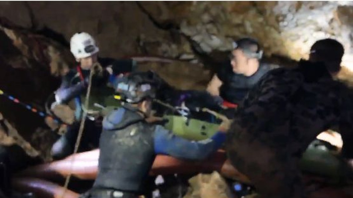 salvarea celor 12 copii din thailanda