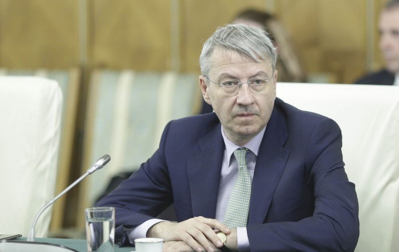 George Ciamba ar putea să îi ia locul lui Victor Negrescu, în Guvern. Ce spune Dragnea despre demisia ministrului: "E ciudată!"