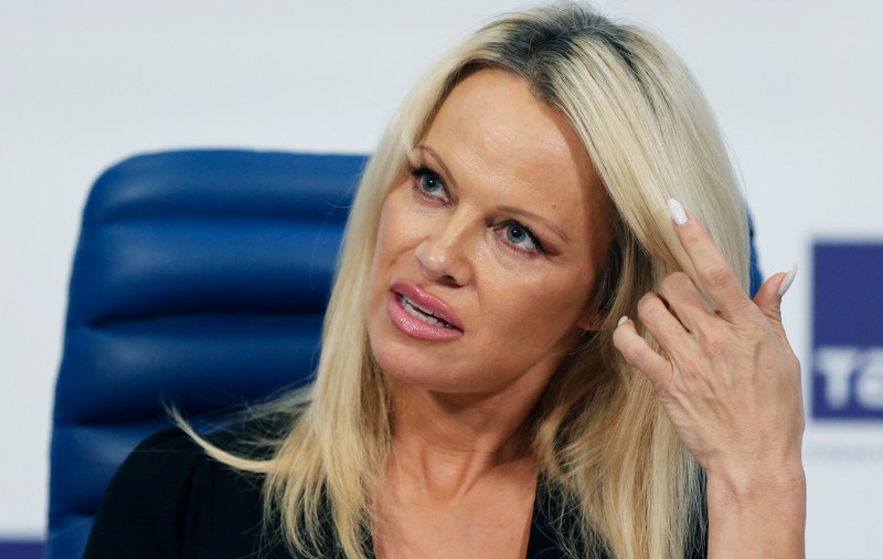 Pamela Anderson s-a despărțit de al cincilea soț la 12 zile de la nuntă!
