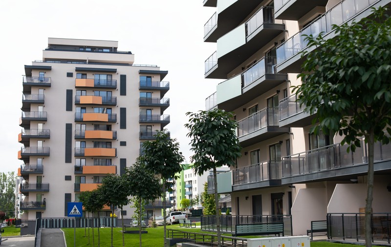 În ciuda prețurilor în creștere, interesul pentru locuințele noi a explodat. Orașul unde sunt trei cumpărători pentru fiecare proprietate nouă