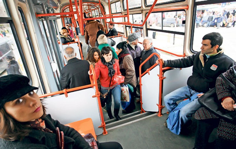 Ce boli poți lua din transportul în comun