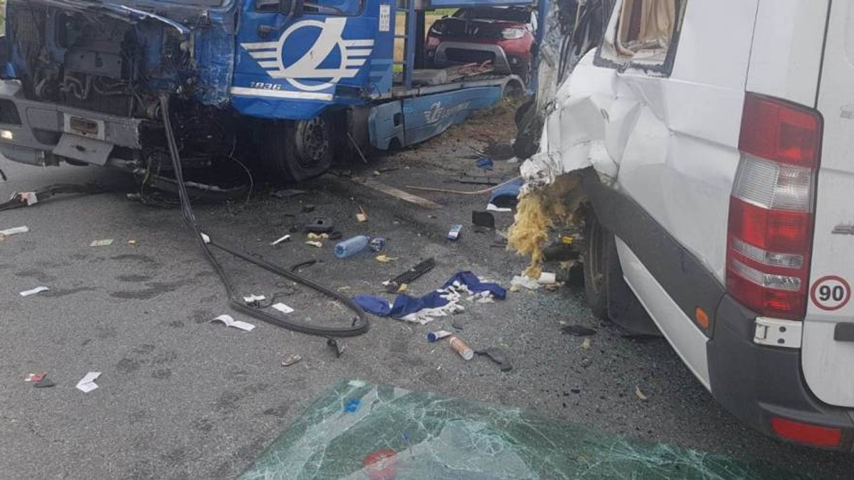 Cine se face vinovat de accidentul de la Priseaca