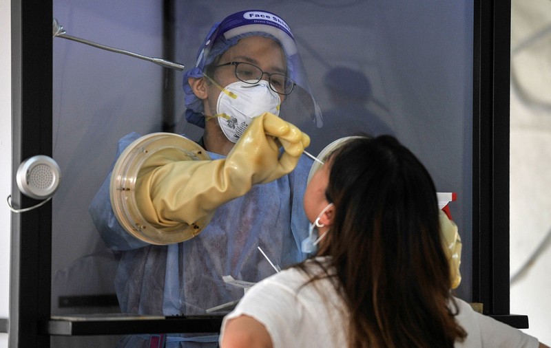 Studiu: 86 % dintre persoanele depistate cu coronavirus nu prezentau simptome asociate Covid-19