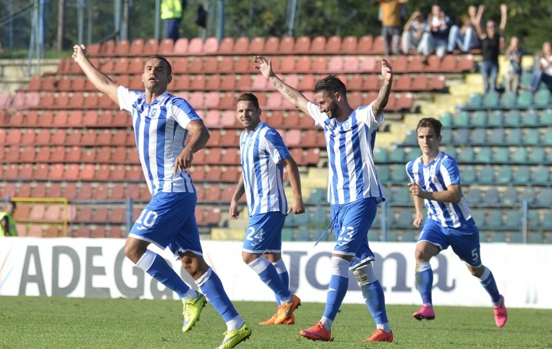 LIGA I: CSU CRAIOVA - CSMS IAȘI 2-0. ^Bawab i-a arătat lui Keșeru cum trebuia să execute lovitura liberă din meciul cu Ungaria / FOTO ÎN ARTICOL