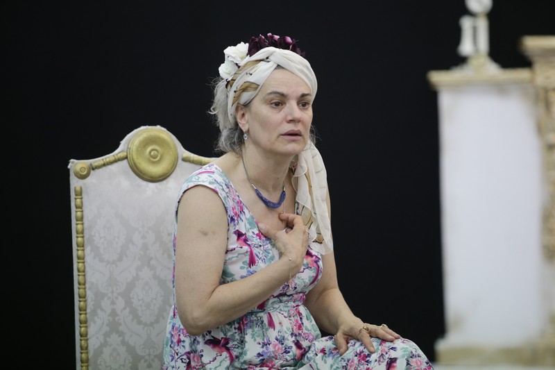 Maia Morgenstern la repetițiile spectacolului "Azi nu! Poate mâine!"