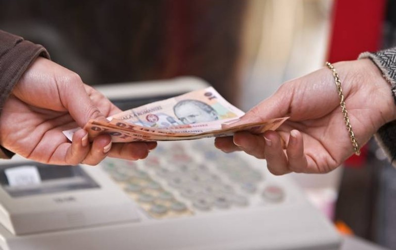 Inspector antifraudă din Bucureşti, reţinut de DNA pentru luare de mită