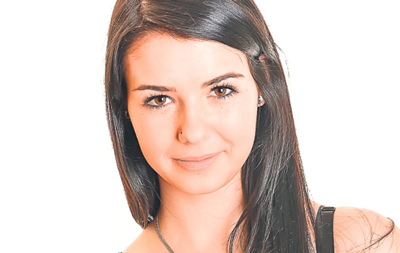 Cu ce înlocuieşti vopseaua din comerţ! Fierbe sfeclă şi coji de ceapă, ca să ai pe masa de Paşte ouă roşii