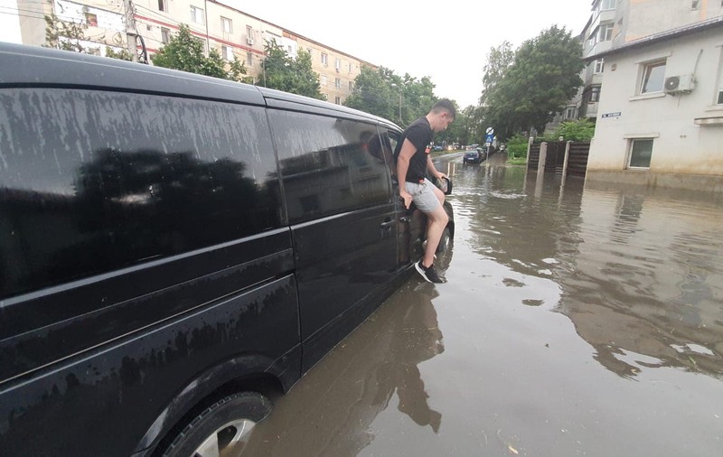 FOTO  | Vremea rea a făcut prăpăd în România. 53 de localități au fost afectate
